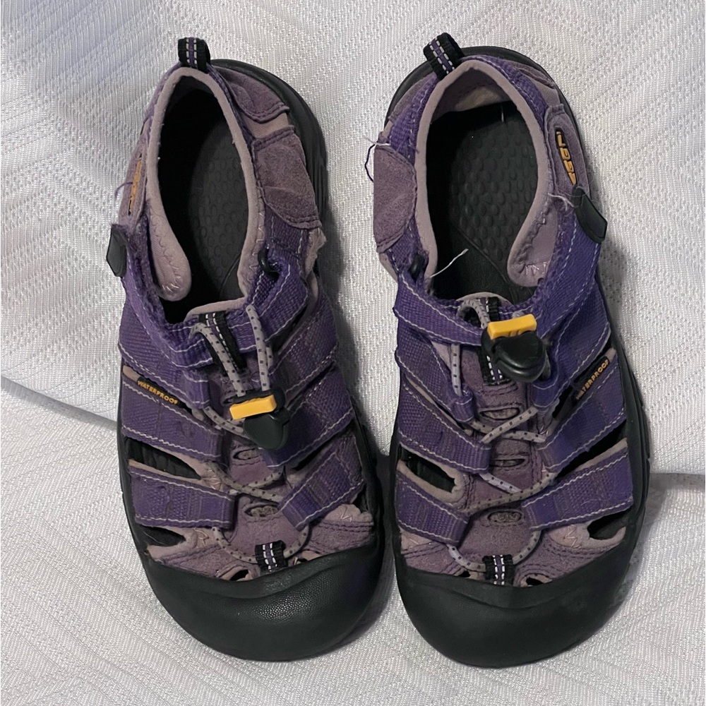 KEEN Sandals Newport Waterproof Hiking Water Shoes 
Purple, Kids Size 3